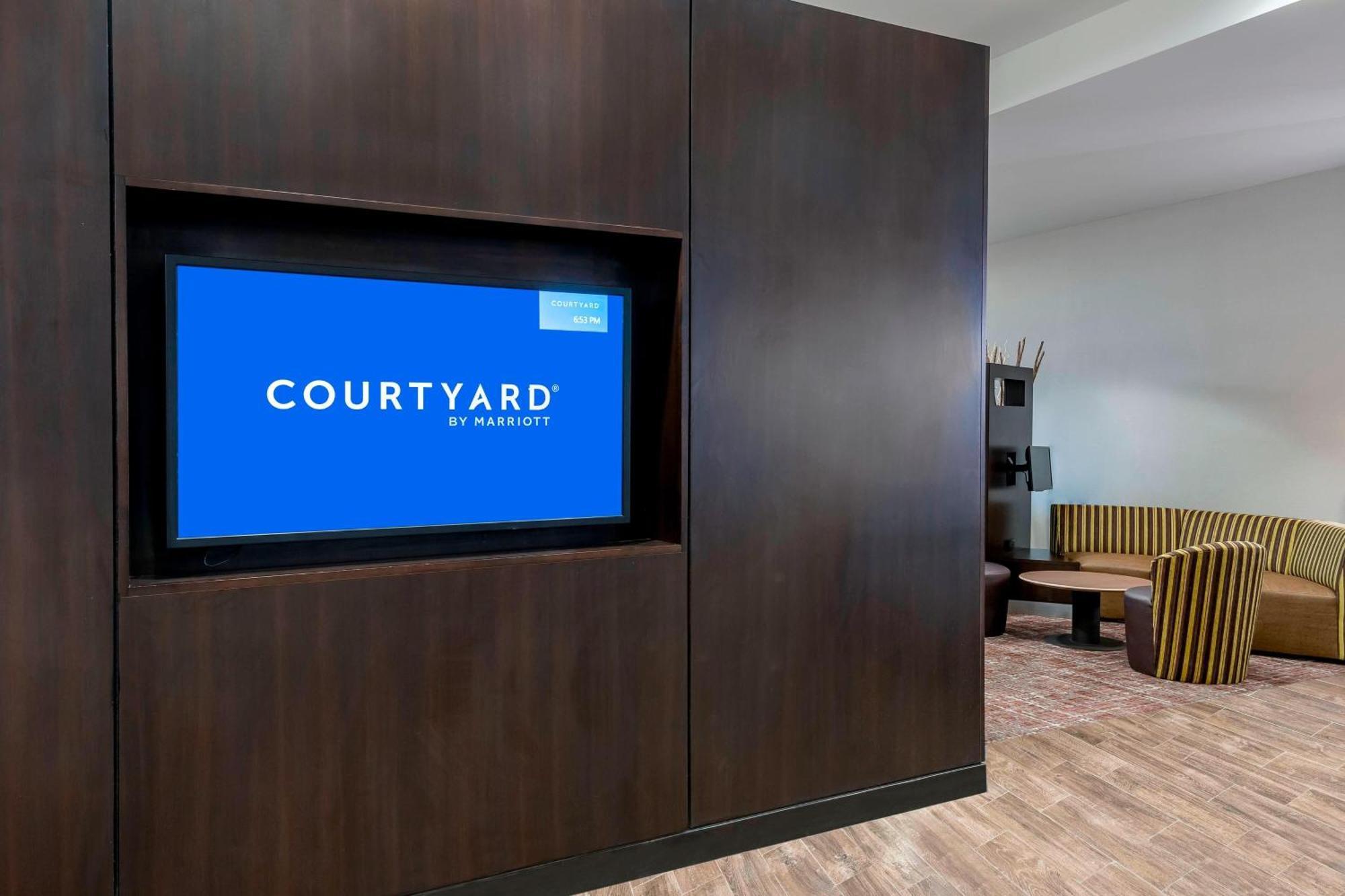 Courtyard Fort Wayne Downtown At Grand Wayne Convention Center Eksteriør billede