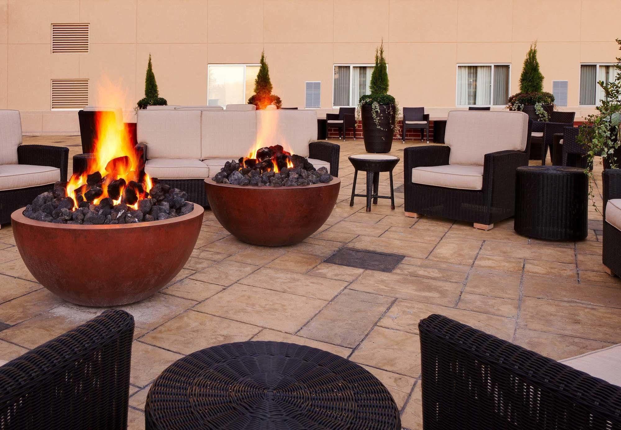 Courtyard Fort Wayne Downtown At Grand Wayne Convention Center Eksteriør billede